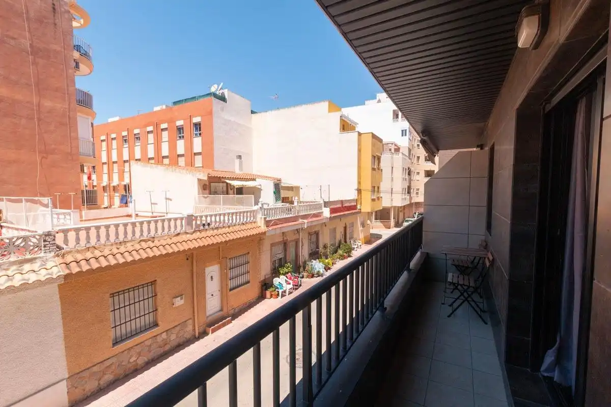 Vista exterior de Apartamento en venta en Torrevieja con Terraza y Balcón