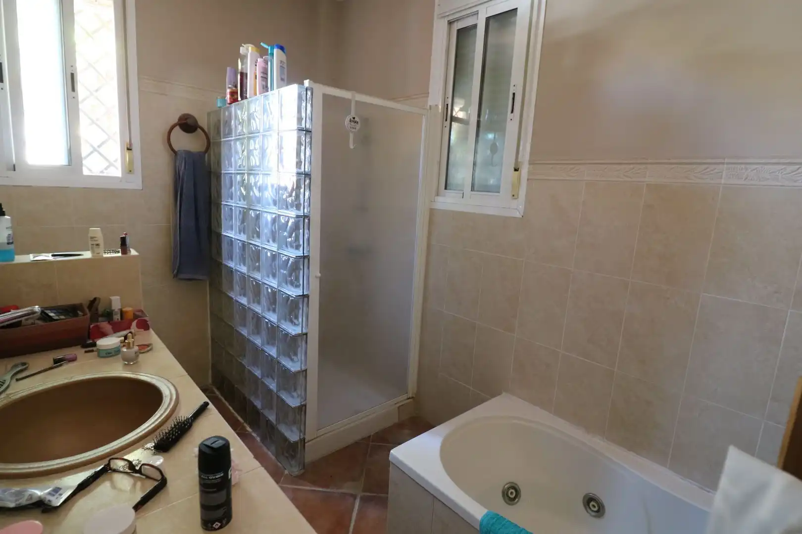 Baño de Casa o chalet en venta en Dos Hermanas con Aire acondicionado, Calefacción y Jardín privado