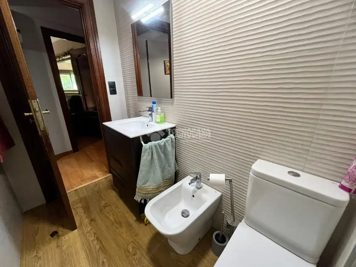 Bathroom of Flat for sale in Zaragoza  with Storage room