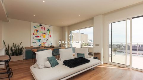 Ático Contemporáneo con Terraza de 40 m y Vistas al Mediterráneo en La Plana, Sitges, Bild 2