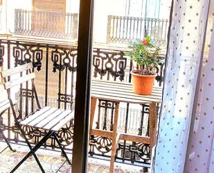 Balcony of Study to share in  Valencia Capital  with Air Conditioner and Terrace