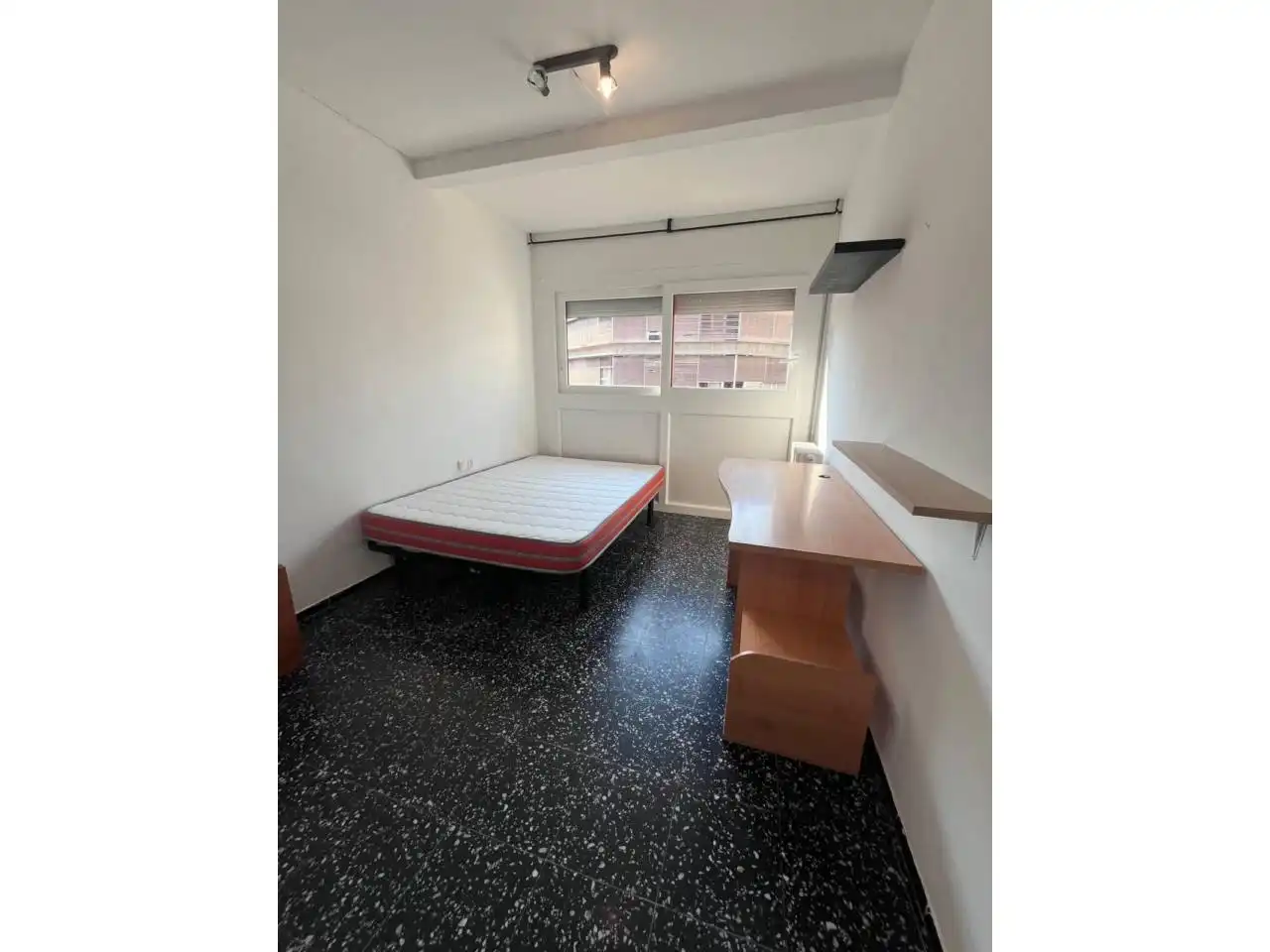 Bedroom of Flat for rent in Girona  with Heating and Furnished
