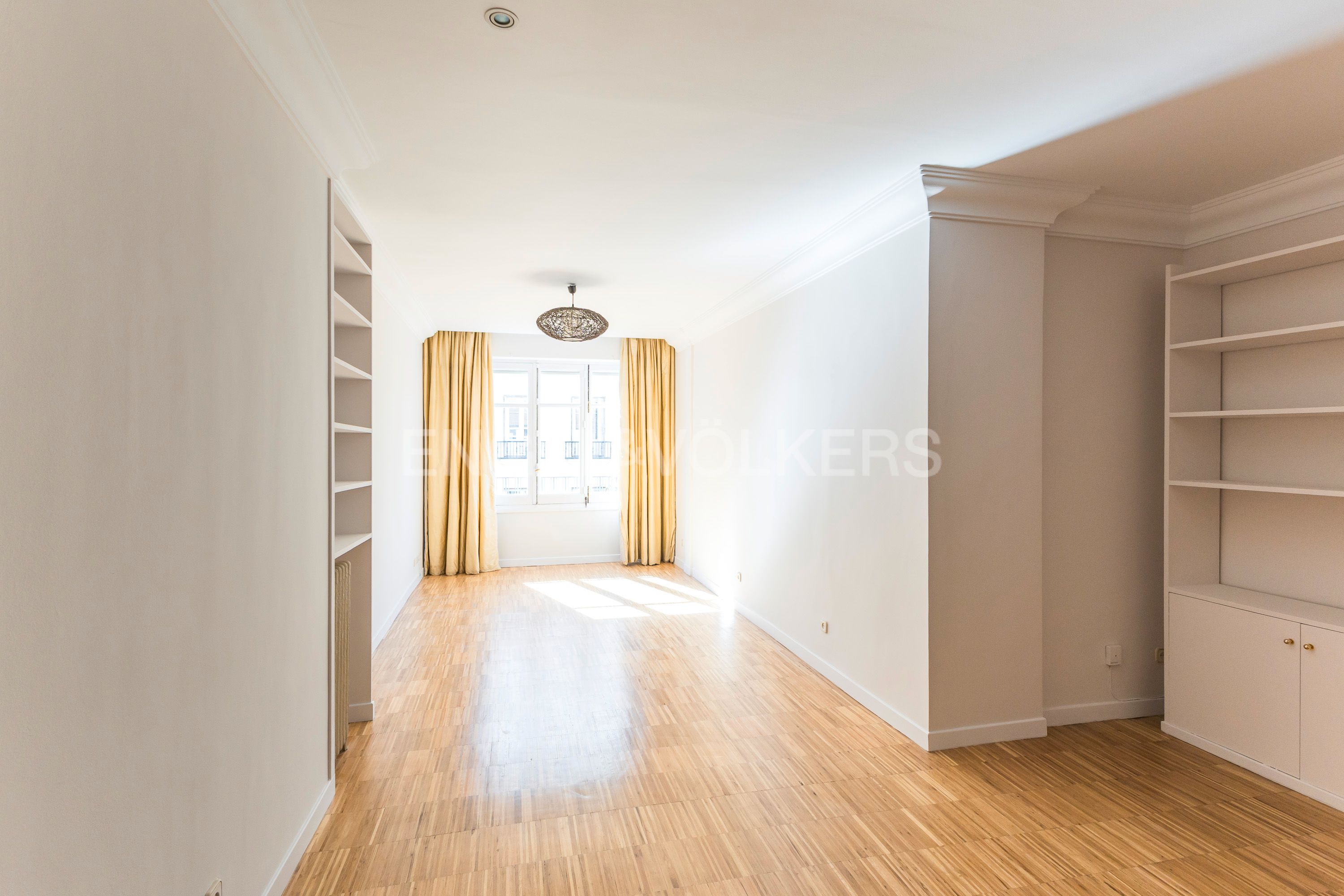 Vista exterior de Apartament de lloguer en  Madrid Capital amb Aire condicionat, Calefacció i Moblat