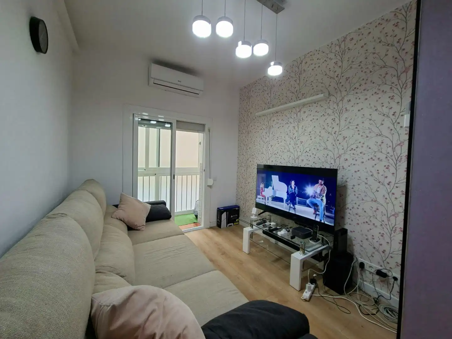 Piso con terraza en venta en Carrer Cuba, imagen 10