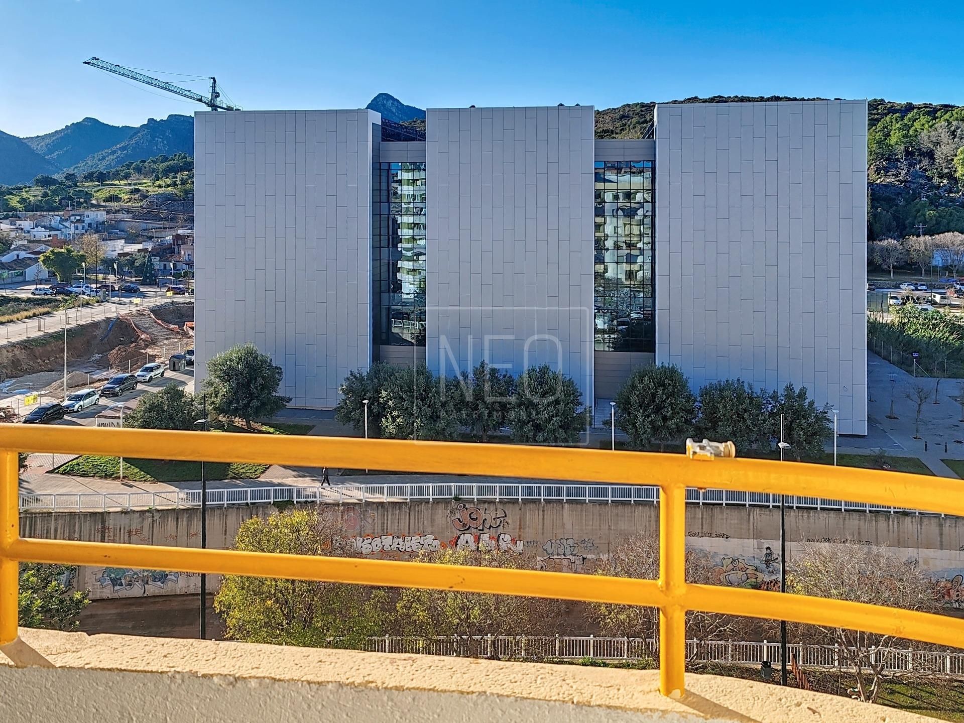 Vista exterior de Pis en venda en Gandia amb Terrassa i Balcó