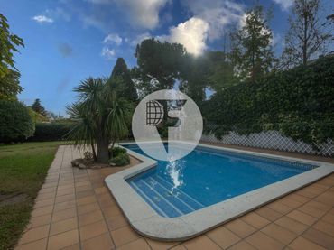 Casa con balcón en venta en Canovelles