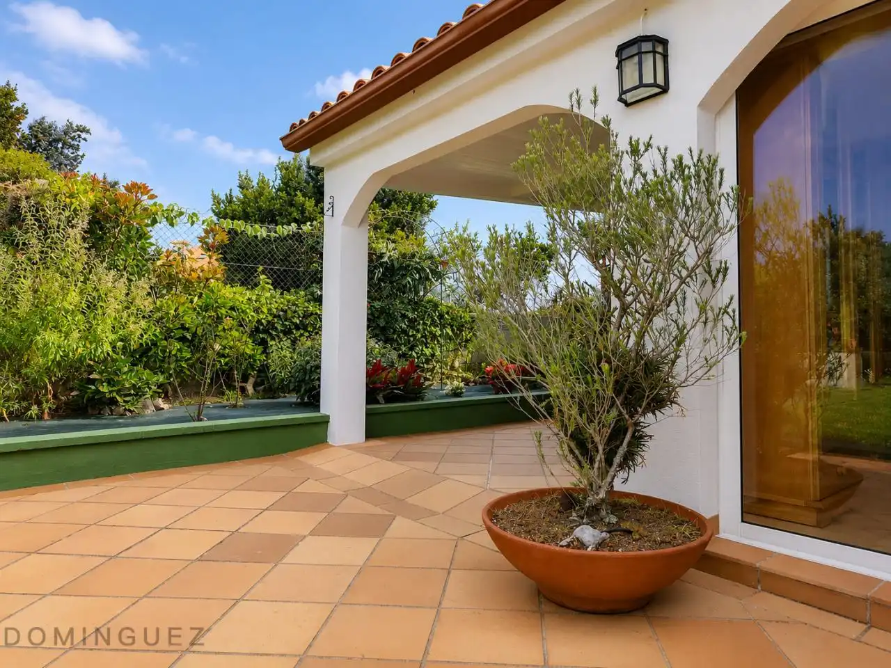 Terrassa de Casa o xalet en venda en Cangas  amb Calefacció, Jardí privat i Terrassa
