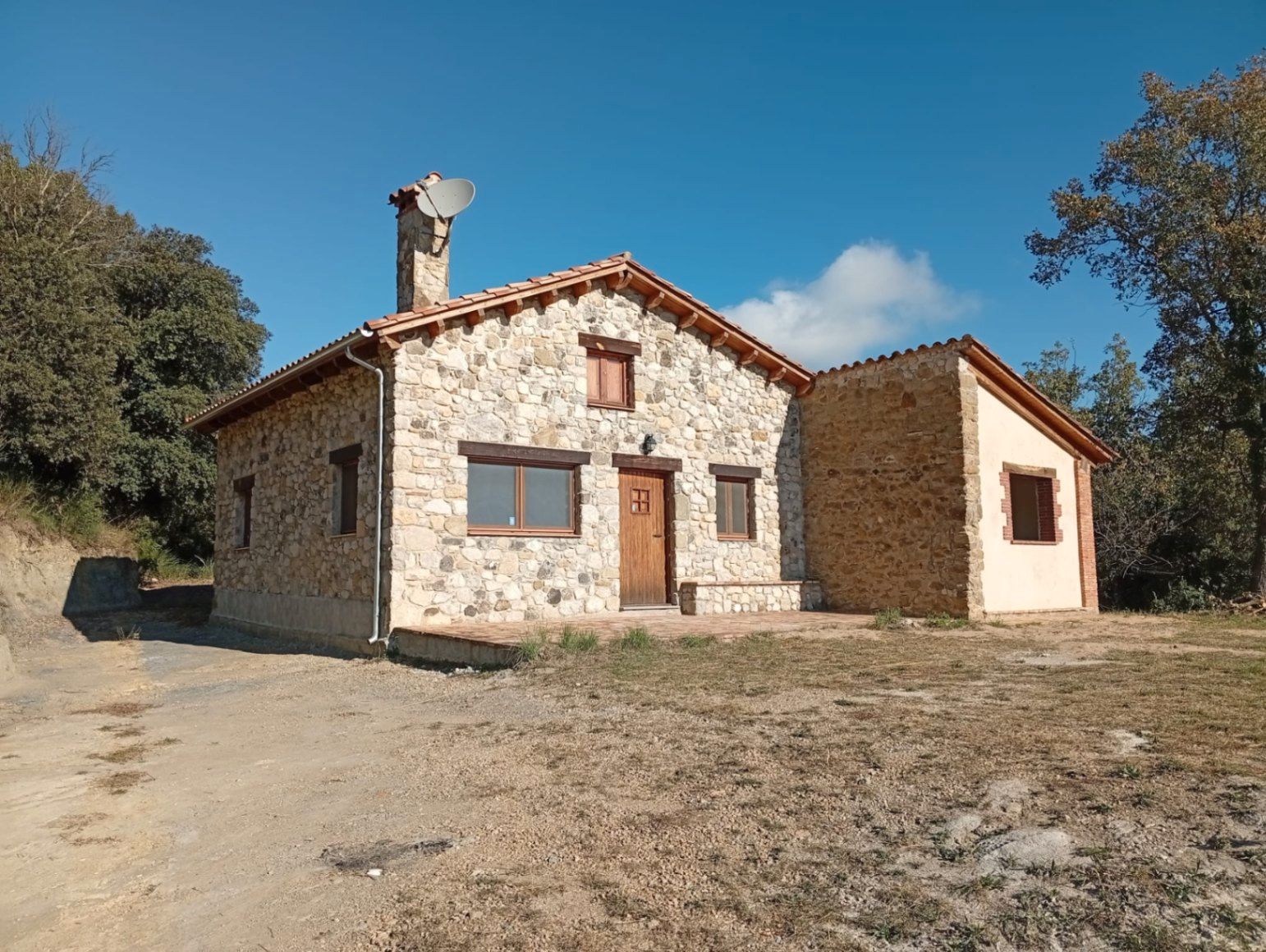 Vista exterior de Finca rústica en venda en Les Planes d'Hostoles amb Calefacció