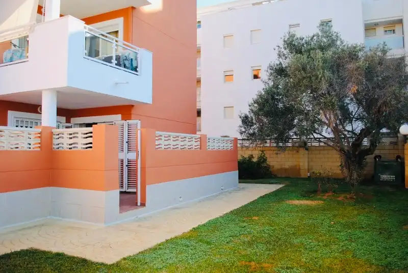 Außenansicht von Erdgeschoss zum Verkauf in Dénia mit Klimaanlage, Heizung und Terrasse