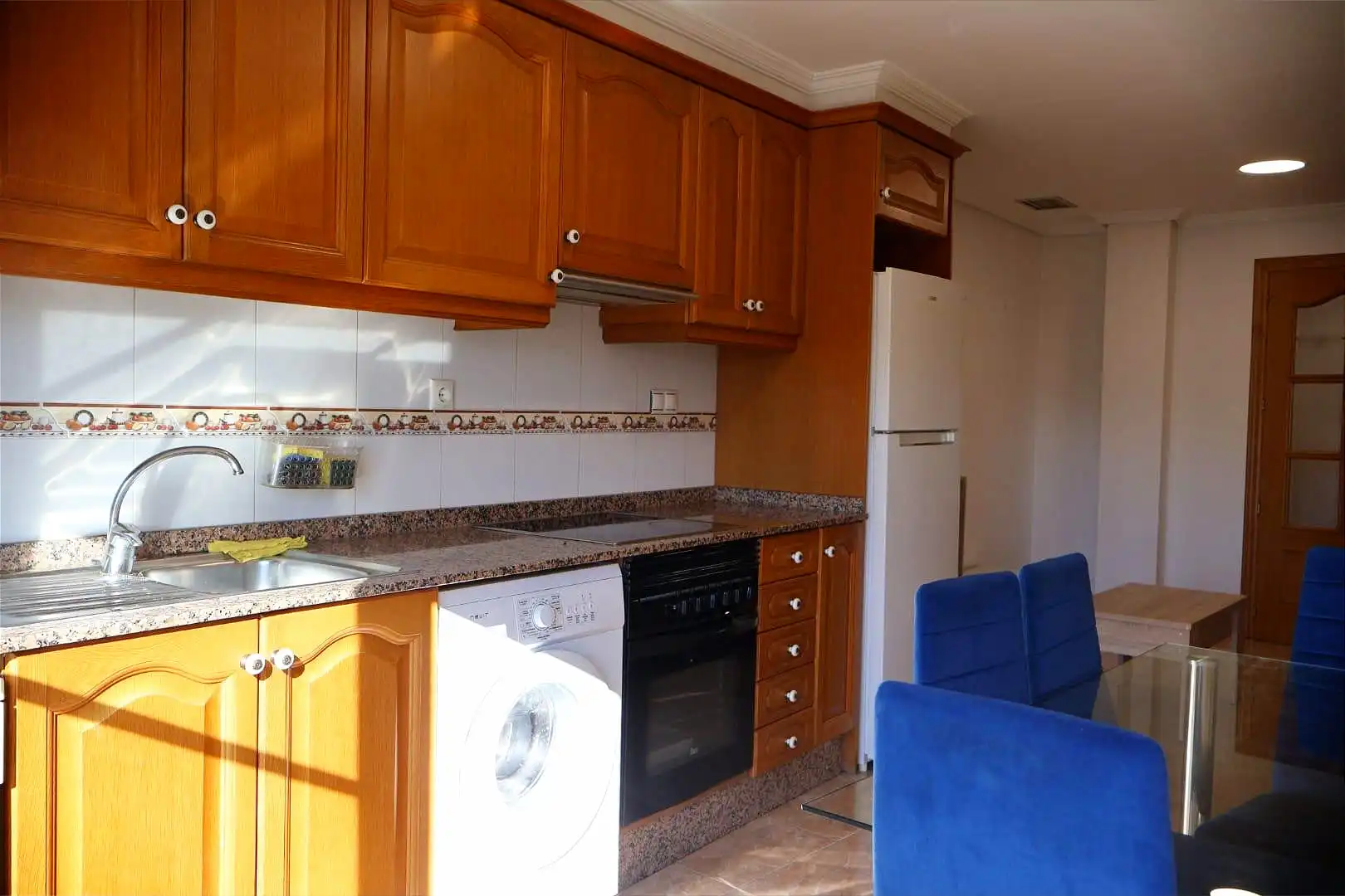 Kitchen of Flat for sale in Vall d'Alba  with Terrace, Storage room and Furnished