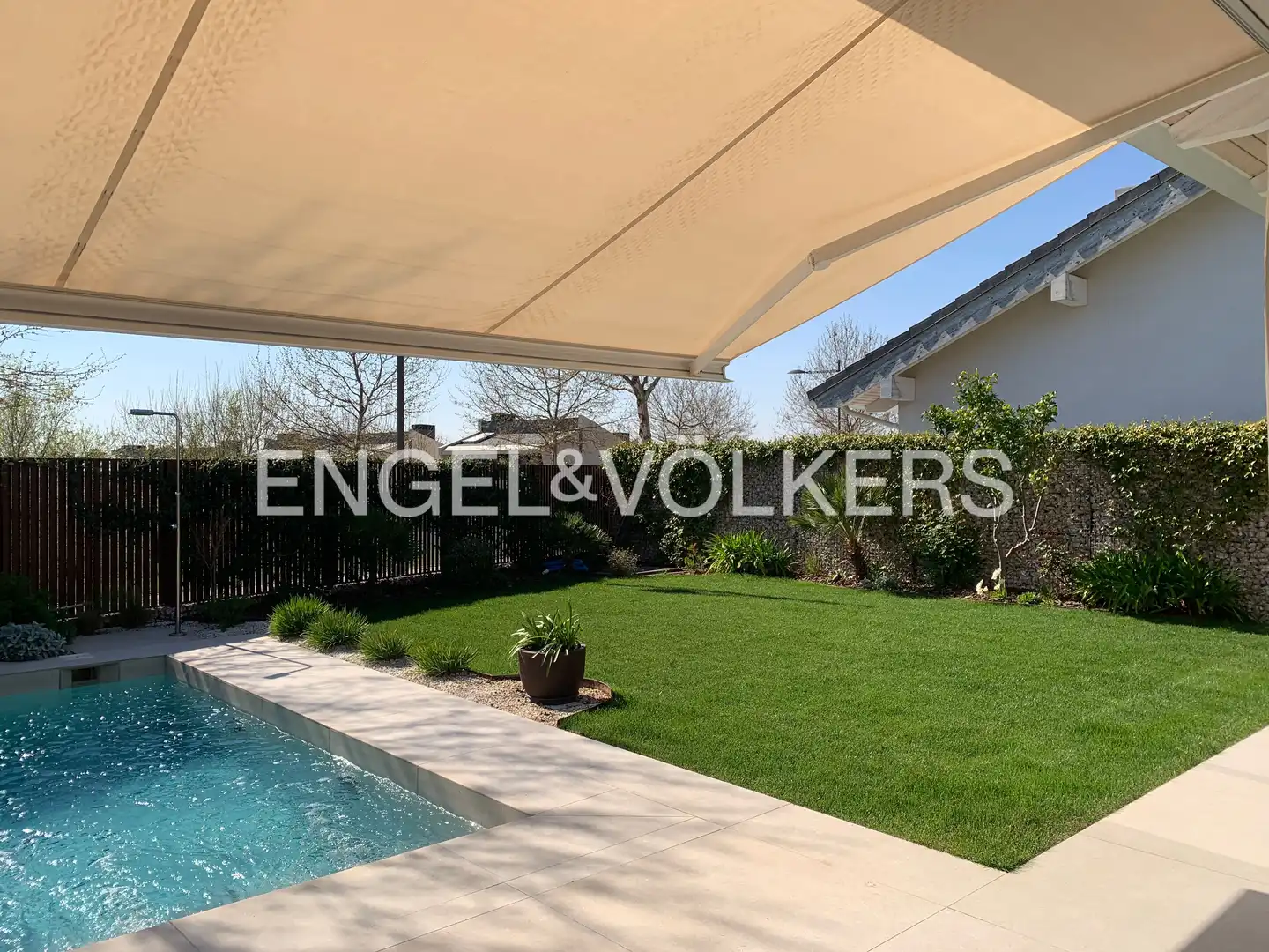 Terraza de Casa adosada de alquiler en Boadilla del Monte con Aire acondicionado, Calefacción y Jardín privado