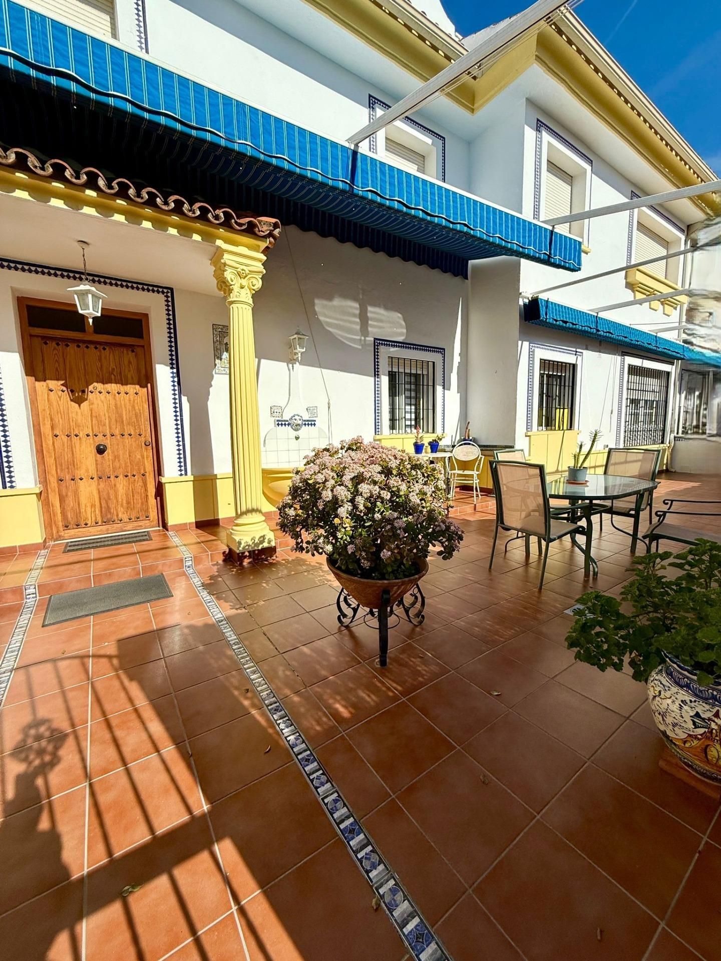 Single-family semi-detached for sale in Poniente-Norte - Miralbaida - Parque Azahara