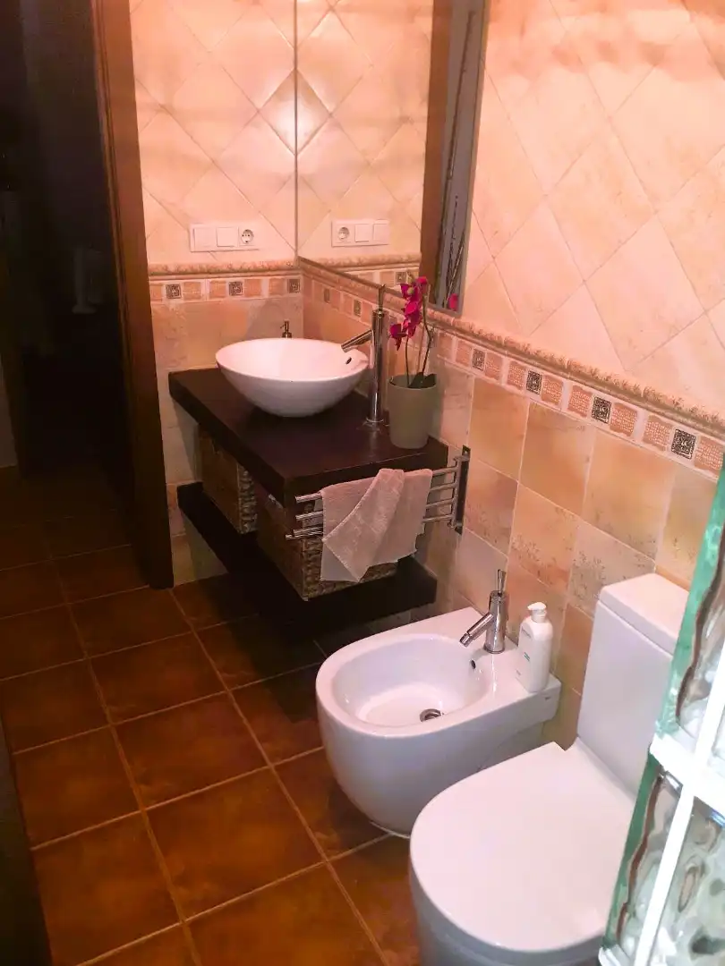 Baño de Casa adosada en venta en Torrevieja con Aire acondicionado, Terraza y Amueblado