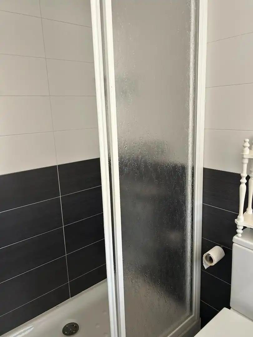 Bathroom of Flat for rent in Santiago de Compostela   with Furnished