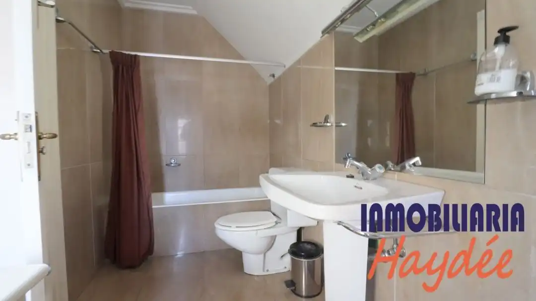 Badezimmer von Maisonette zum Verkauf in Leioa mit Heizung, Privatgarten und Terrasse