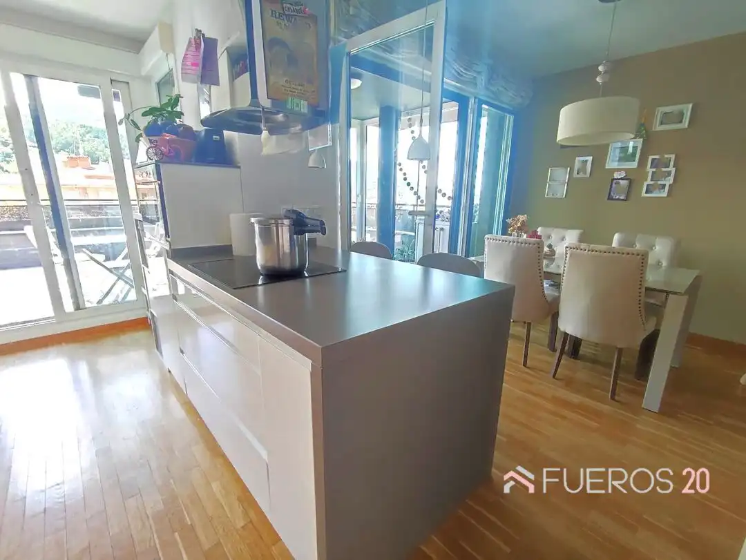 Küche von Dachboden zum Verkauf in Barakaldo  mit Heizung, Terrasse und Abstellraum