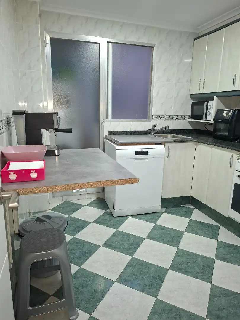 Kitchen of Flat for rent in Valencia  with Air Conditioner, Furnished and Oven
