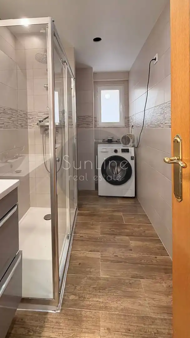 Bathroom of Flat for rent in Valencia  with Air Conditioner, Furnished and Balcony