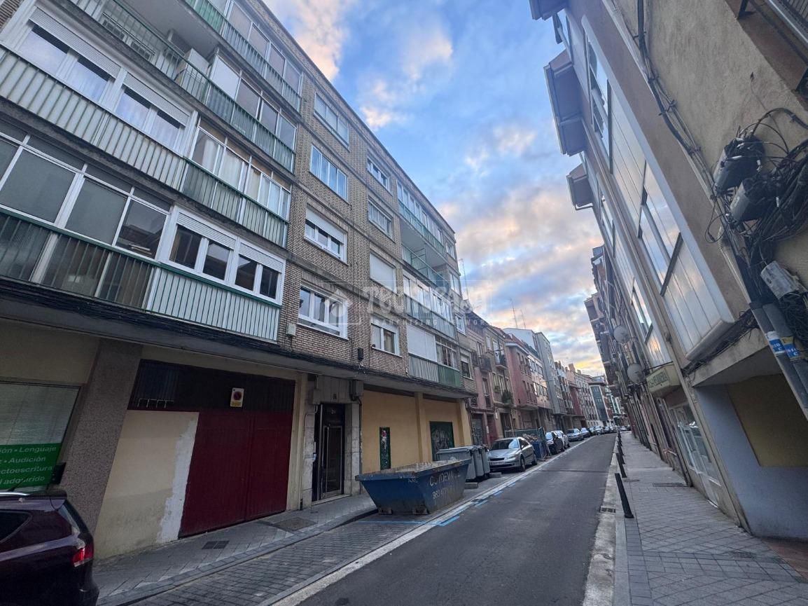 Vista exterior de Pis en venda en Valladolid Capital
