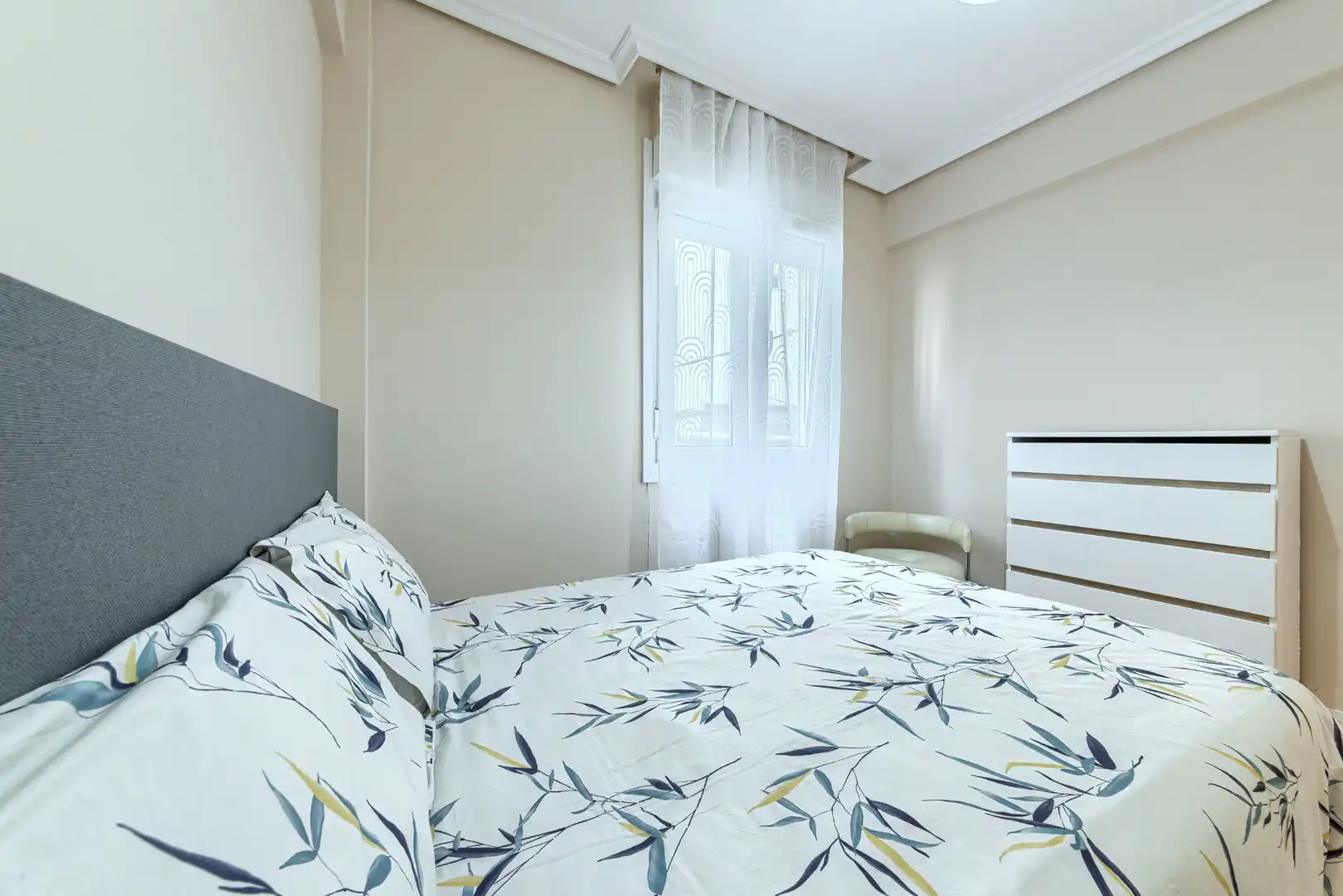 Habitación de Piso de alquiler en Bilbao  con Calefacción, Amueblado y Horno
