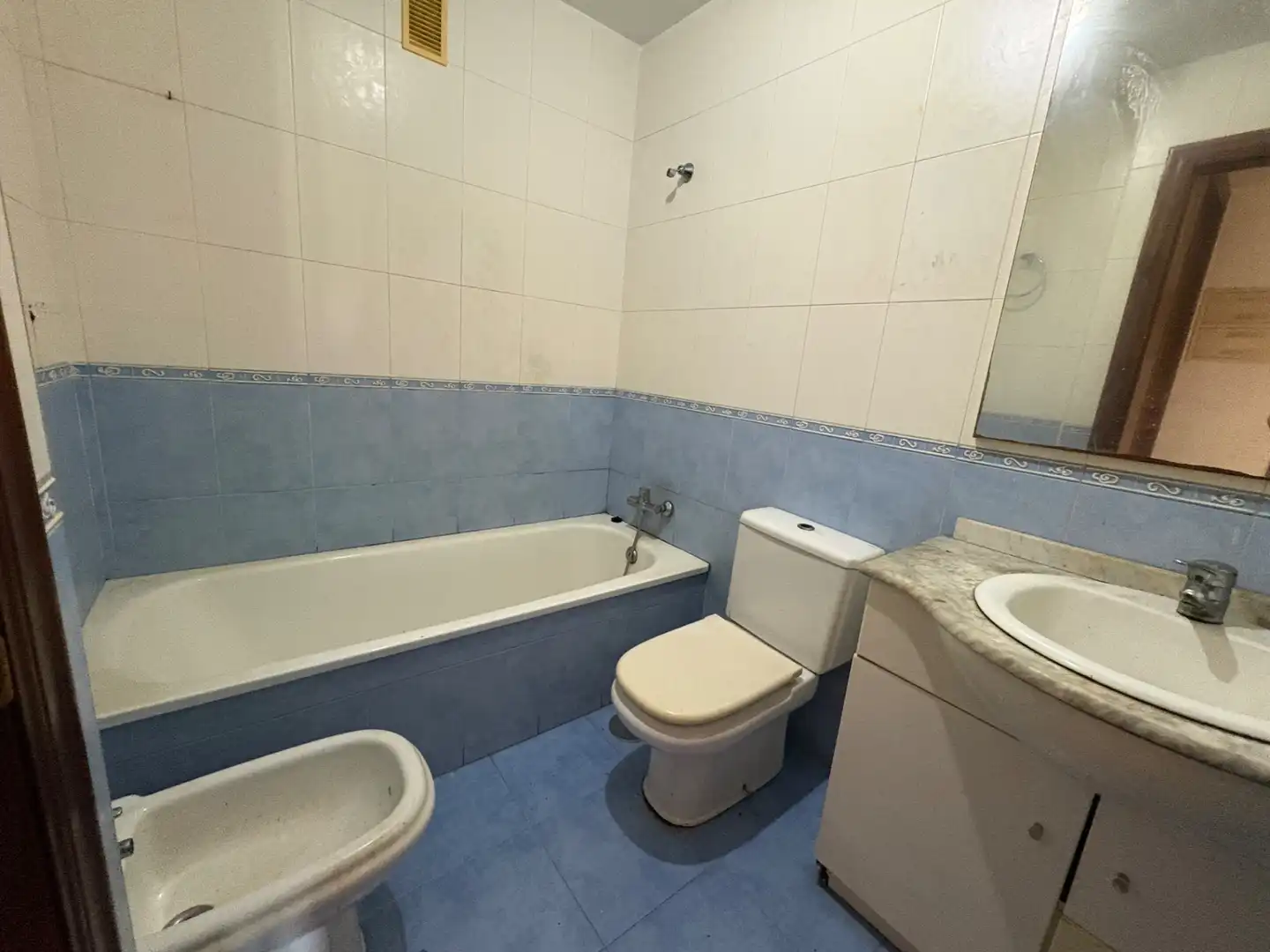 Badezimmer von Wohnung zum Verkauf in Narón mit Abstellraum