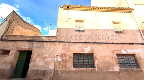 SOLAR CON ANTIGUA CONSTRUCCION EN SAX