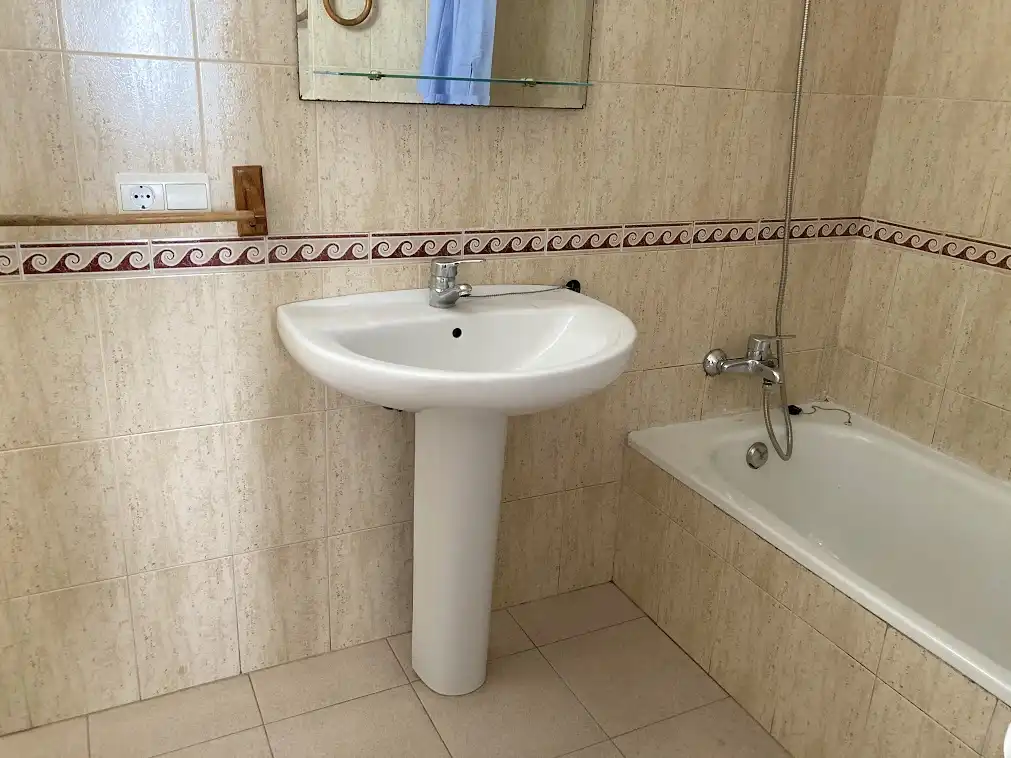 Badezimmer von Wohnung zur Miete in Los Barrios mit Möbliert