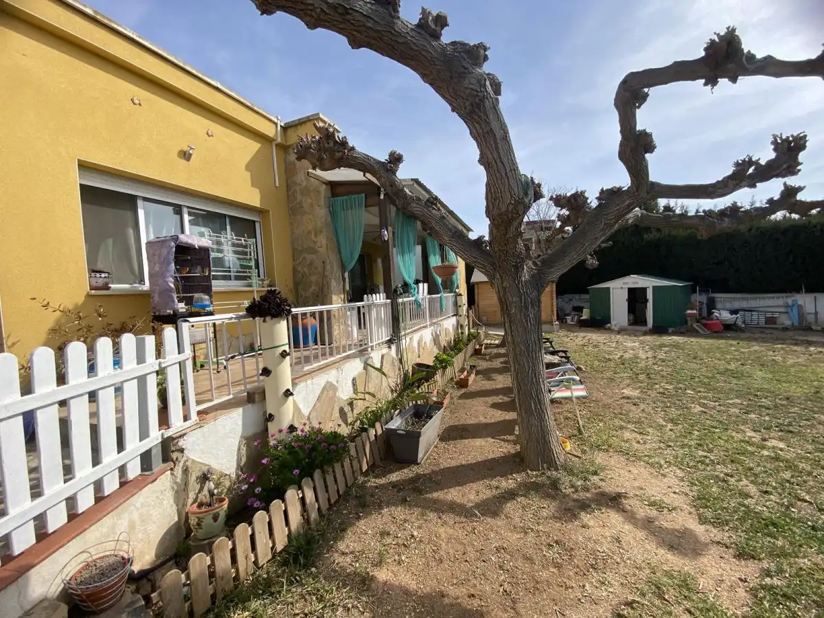Jardí de Casa o xalet en venda en Alcanar amb Aire condicionat, Calefacció i Jardí privat
