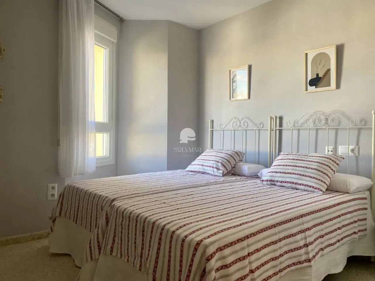 Habitación de Piso de alquiler en Vélez-Málaga con Aire acondicionado, Terraza y Amueblado