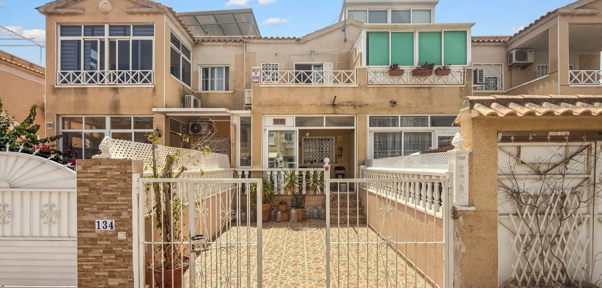 Country house with terrace for sale in N/A