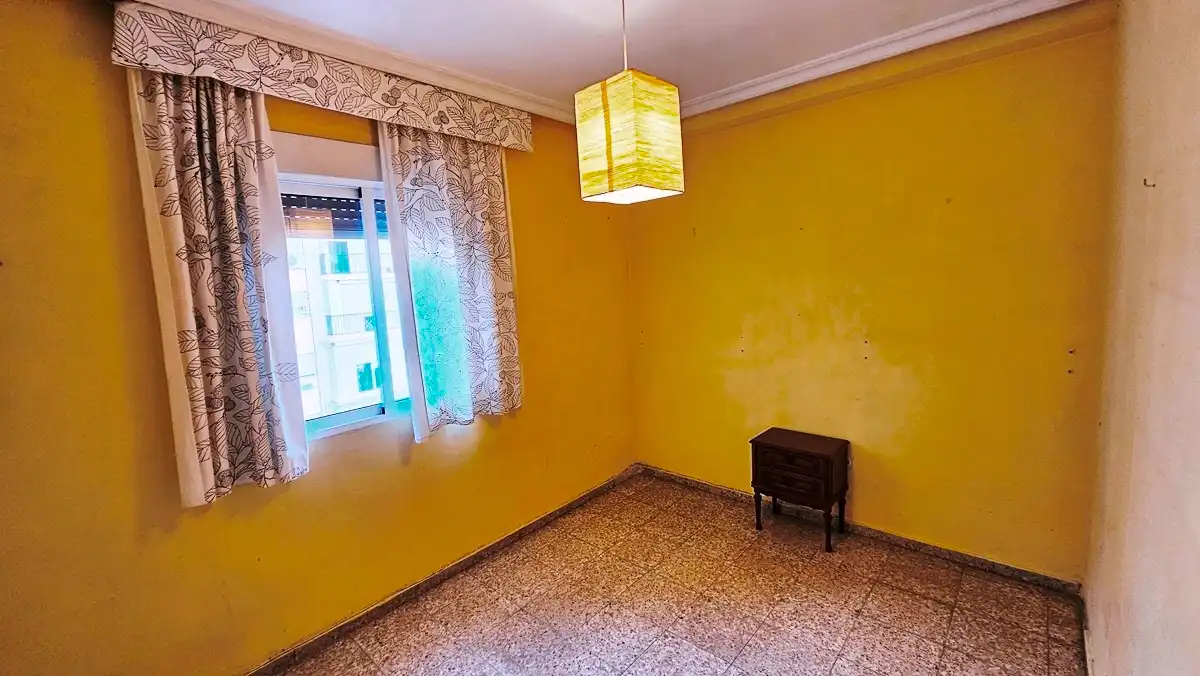 Bedroom of Flat for sale in Sevilla  with Air Conditioner, Terrace and Balcony