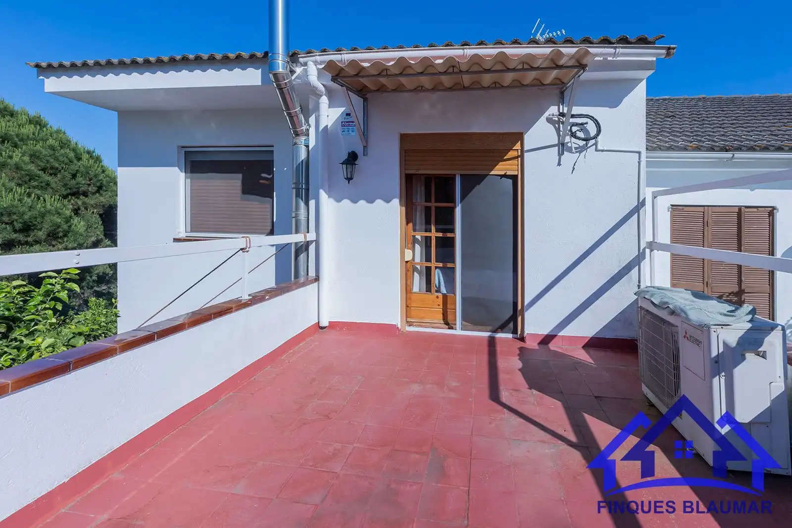 Vista exterior de Casa o xalet en venda en Sant Iscle de Vallalta amb Aire condicionat, Calefacció i Jardí privat