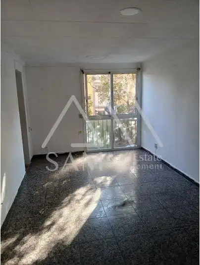 Planta baja en venta en Ciutat Meridiana