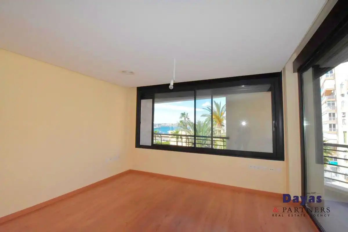 Dormitori de Apartament en venda en Centro