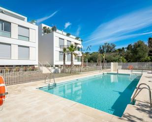 Swimming pool of Flat for sale in Marbella  with Air Conditioner, Terrace and Swimming Pool