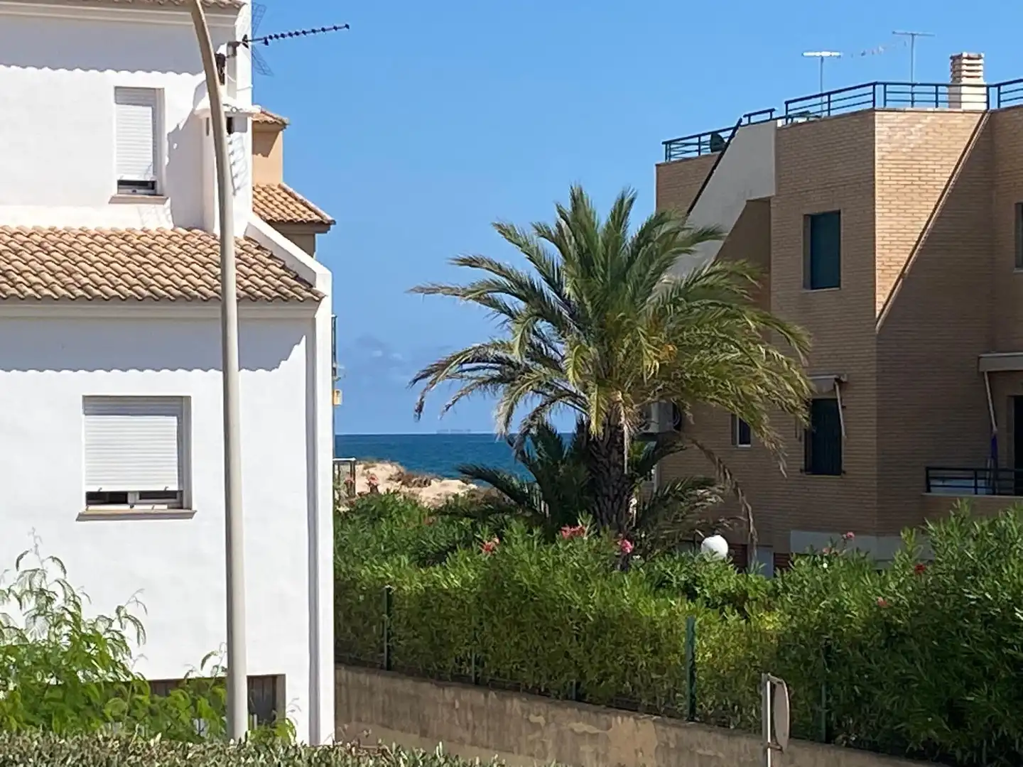 Vista exterior de Casa adosada en venda en Oliva amb Aire condicionat, Calefacció i Jardí privat