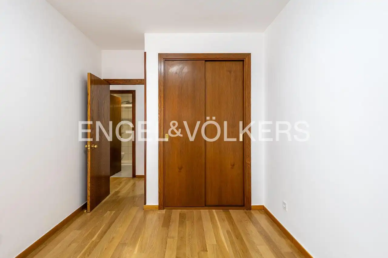 Wohnung zum Verkauf in Madrid mit Klimaanlage, Heizung und Terrasse