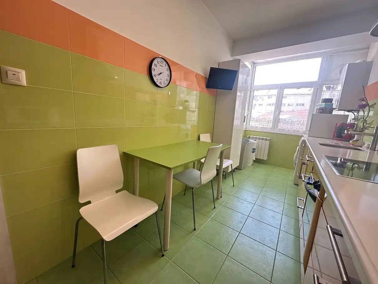 Cuina de Pis en venda en Santiago de Compostela  amb Calefacció i Moblat