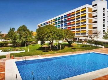 Appartement compact avec piscine à vendre à N/A