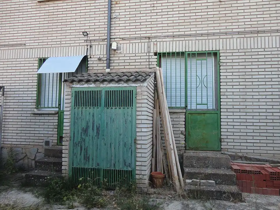Vista exterior de Casa o chalet en venta en Salas de los Infantes con Calefacción y Jardín privado