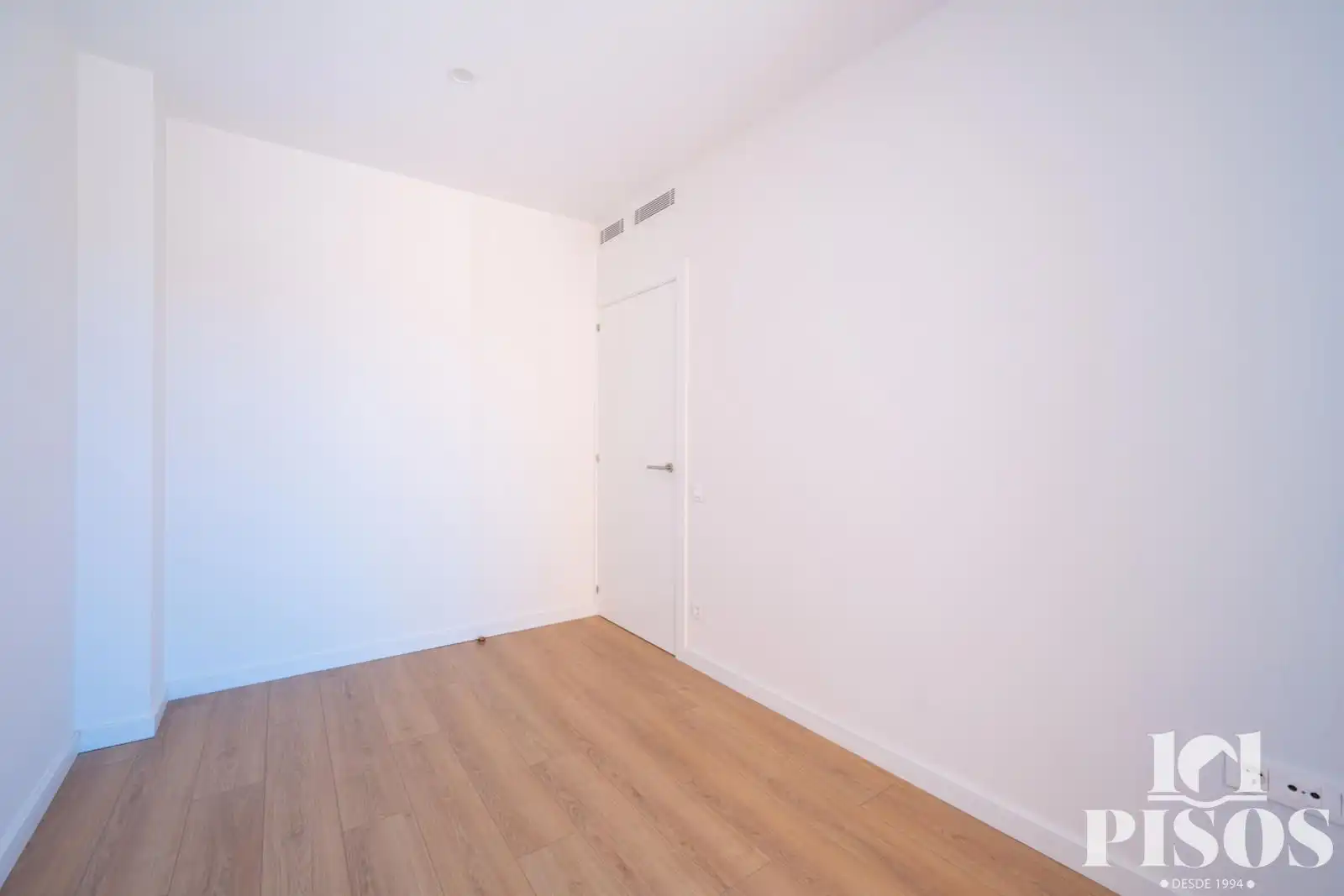 Bedroom of Attic for sale in Sant Cugat del Vallès  with Air Conditioner, Heating and Parquet flooring