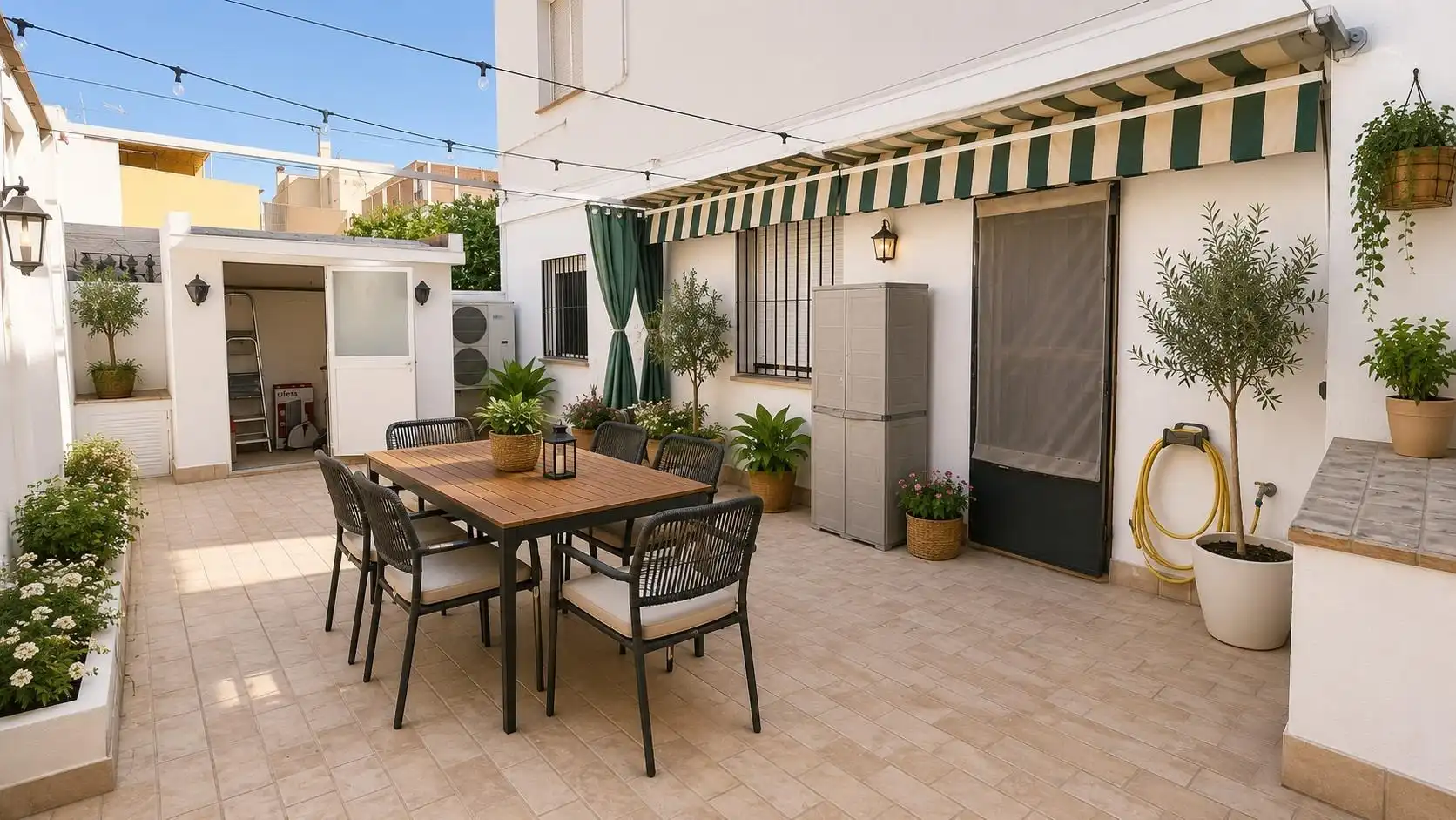 Terraza de Casa adosada en venta en Gines con Aire acondicionado