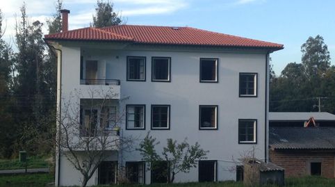 Este edificio se encuentra en Turces, A Coruña, dispone de 3 viviendas independientes, tiene una finca de 6000m² y parte de ella e, imagen 3
