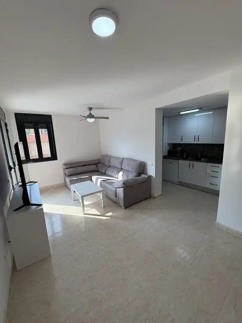 Sala d'estar de Pis en venda en Cubelles amb Aire condicionat, Jardí privat i Traster