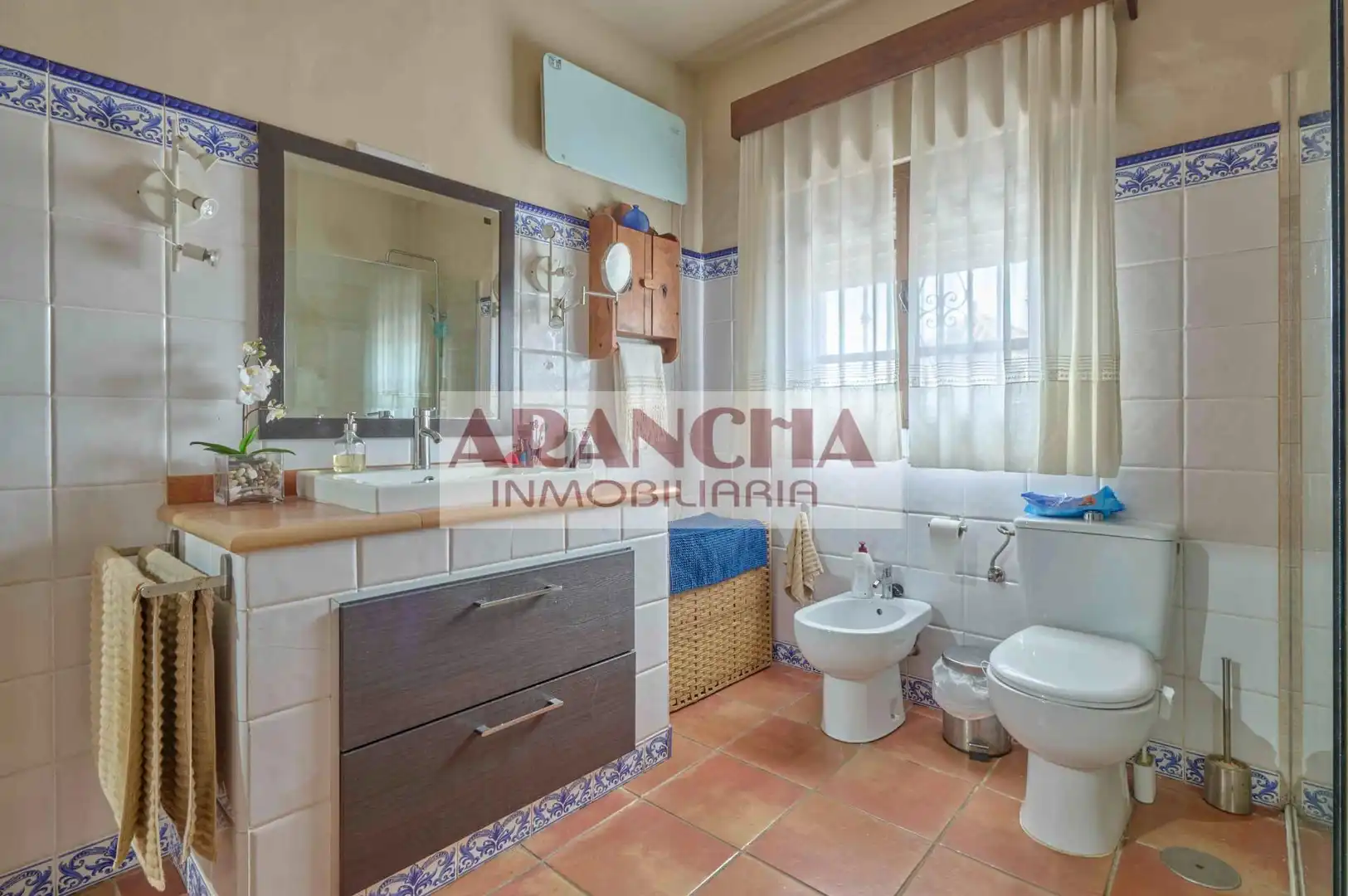 Bathroom of Houses for sale in Chipiona  with Air Conditioner, Terrace and Storage room