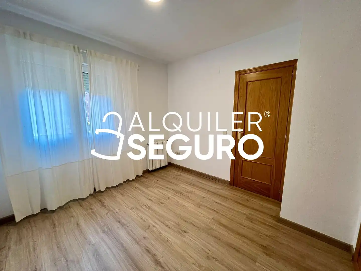 Habitación de Piso de alquiler en Madrid con Aire acondicionado, Calefacción y Piscina