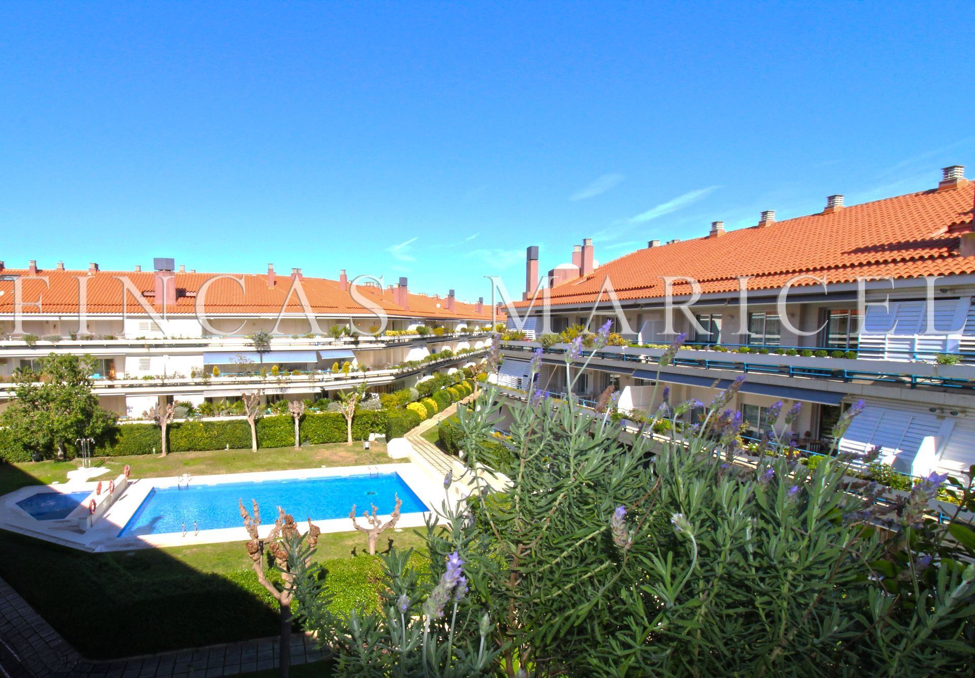 Garden of Attic for sale in Sitges  with Air Conditioner, Heating and Terrace