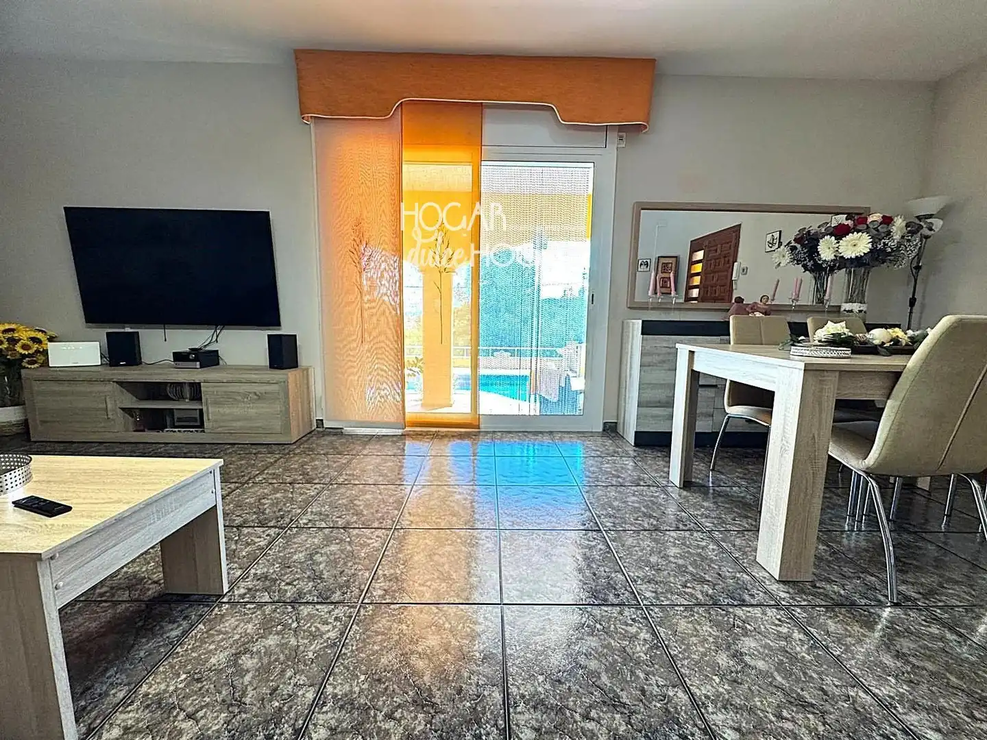 Sala d'estar de Casa o xalet en venda en La Bisbal del Penedès amb Aire condicionat, Calefacció i Terrassa