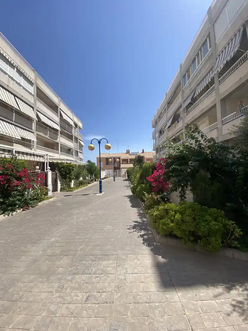 Außenansicht von Erdgeschoss zur Miete in Canet d'En Berenguer mit Klimaanlage und Balkon