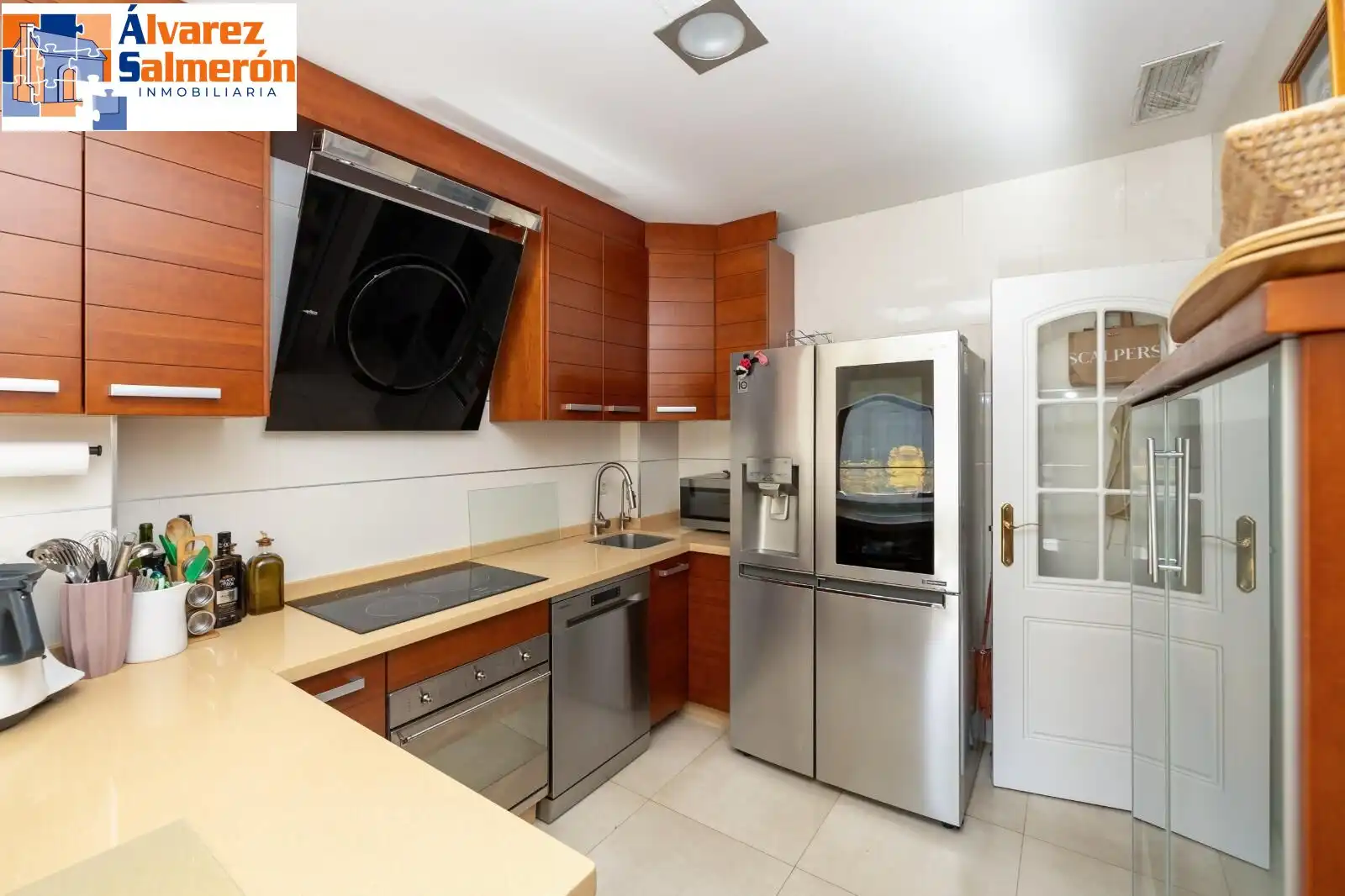 Cocina de Casa adosada en venta en Granada con Aire acondicionado, Calefacción y Terraza